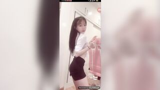 Hot girl dâu tây bigo live cosplay thư kí nhảy khiêu gợi