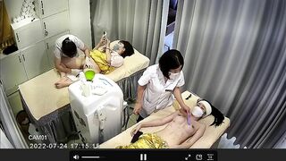 Clip Hot 18+ Hack Cam Spa Cạo Lông Lồn Gái Xinh Vú To