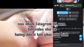 Cô bé lồn non thủ dâm với cái bút