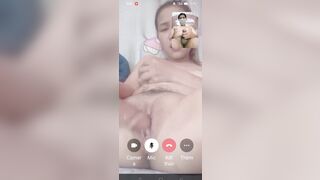 E người iu vừa chọt cu giả vừa call video cực nứng :))