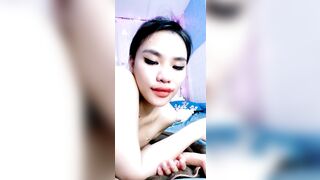 Em gái  sexy thủ dâm với sextoy chưa sướng lồn chuyển qua lỗ nhị cực phê