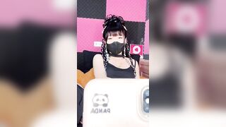 Em gái livestream FB