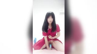 Loli nhét nguyên chai vô bím P3(khololi:t.me/kimngan29018