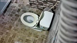 Quay lén Toilet gái Việt 3